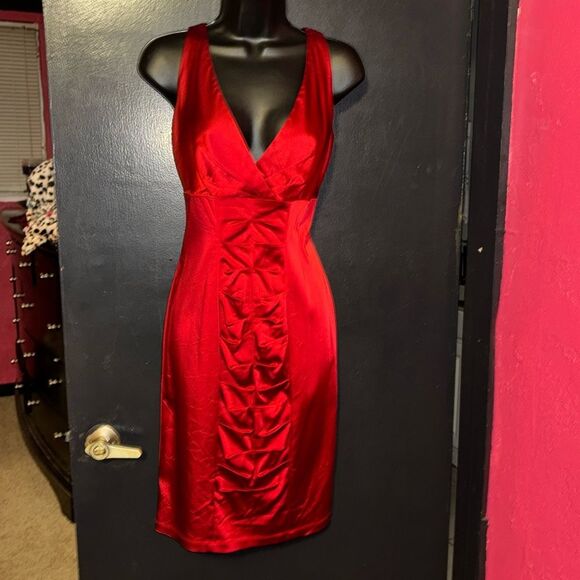 Calvin Klein red satiny body con dress. Size 6. - Picture 2 of 14